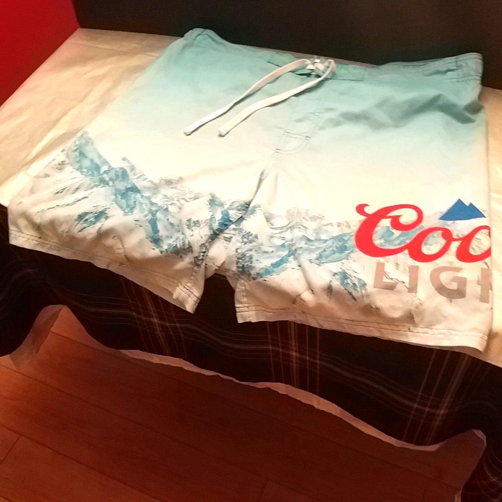 10/$10 Coors Lite Men's Swim Trunks L